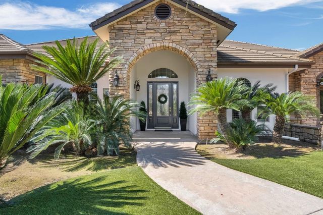 6766 E Carmalee Lane, Fresno, CA 93727