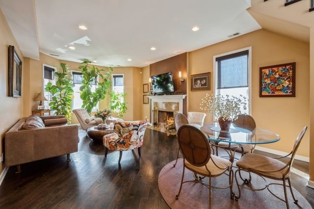 4458 S Greenwood Avenue 3W, Chicago, IL 60653
