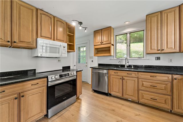 166 Warrendale Bakerstown Rd, Marshall, PA 16046