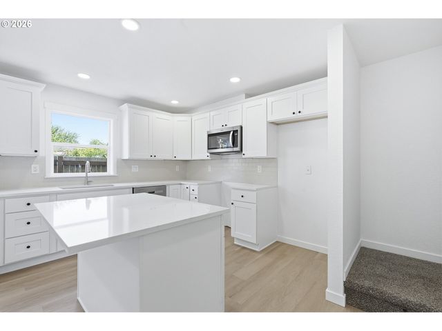 2701 Se 85th Ave B, Portland, OR 97266