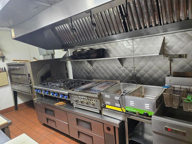 8116 Archer Avenue, Willow Springs, IL 60480