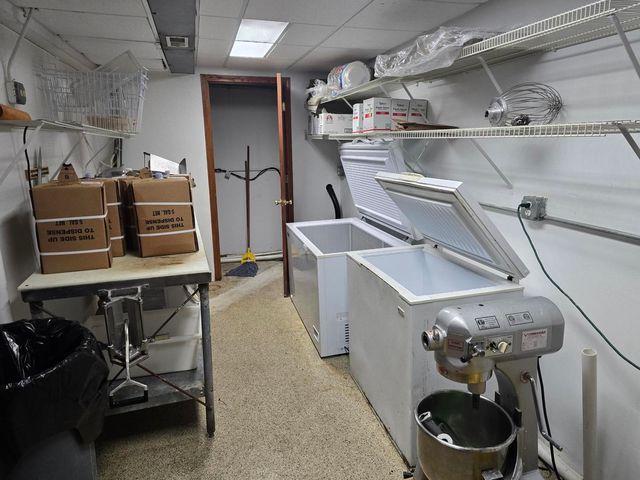 8116 Archer Avenue, Willow Springs, IL 60480