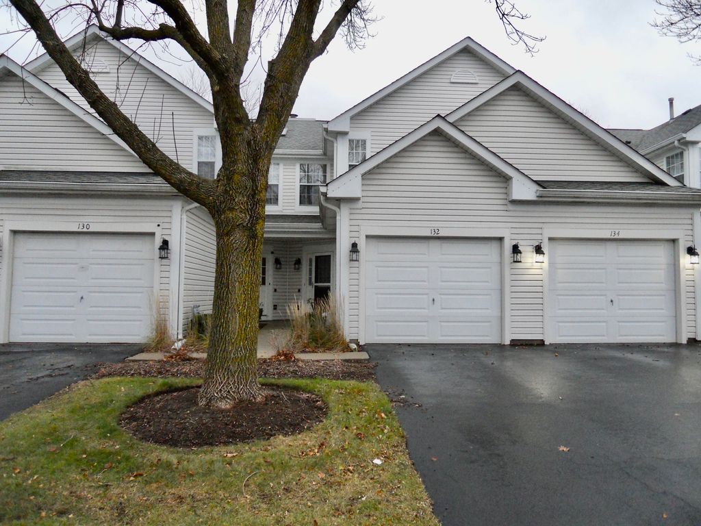 132 Harvest Gate, Lake In The Hills, IL 60156