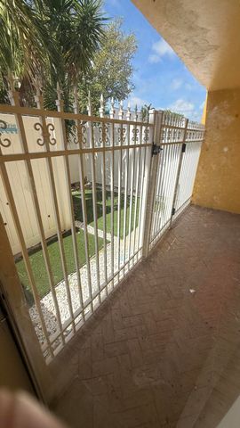 32 NE 22nd Avenue 107, Pompano Beach, FL 33062