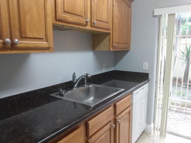 32 NE 22nd Avenue 107, Pompano Beach, FL 33062