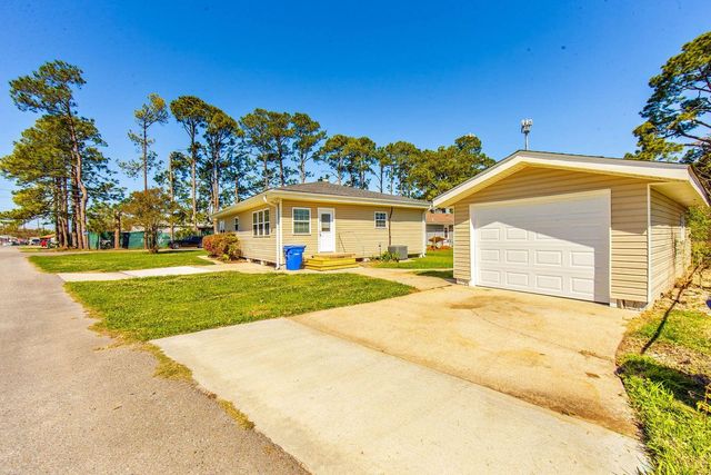 1221 Tetreau St, Thibodaux, LA 70301