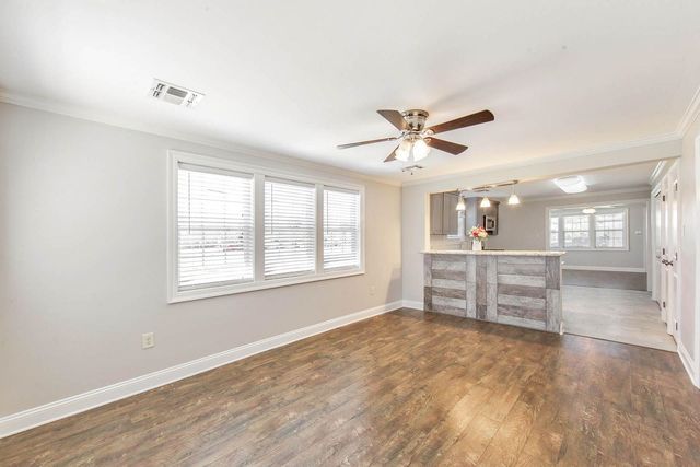 1221 Tetreau St, Thibodaux, LA 70301