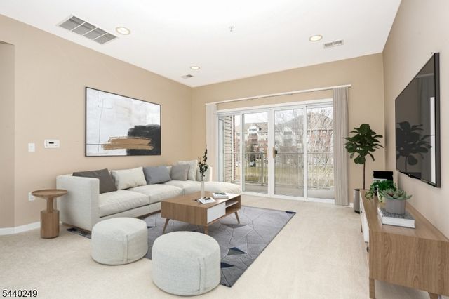 8208 Warrens Way, Wanaque Boro, NJ 07465