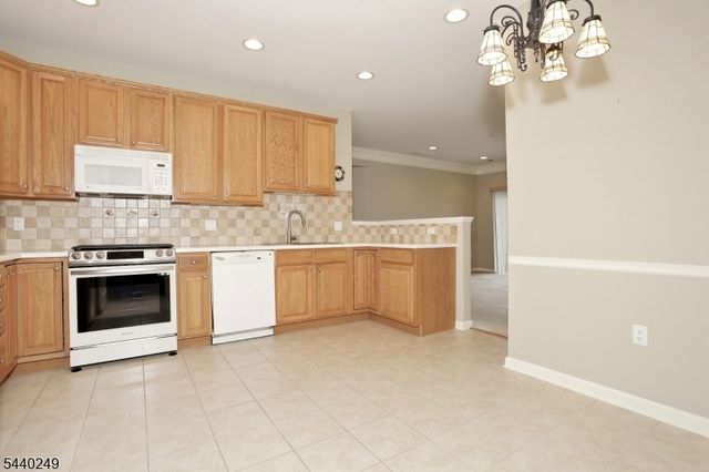 8208 Warrens Way, Wanaque Boro, NJ 07465
