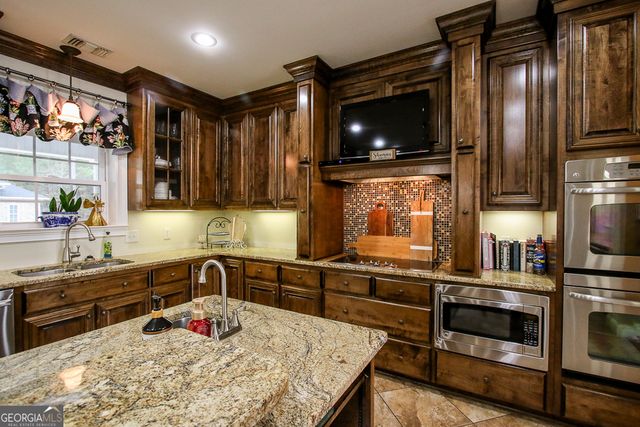 200 Lex Strickland Road, Claxton, GA 30417