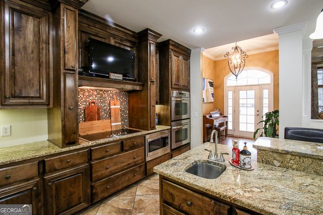 200 Lex Strickland Road, Claxton, GA 30417