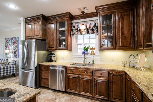 200 Lex Strickland Road, Claxton, GA 30417