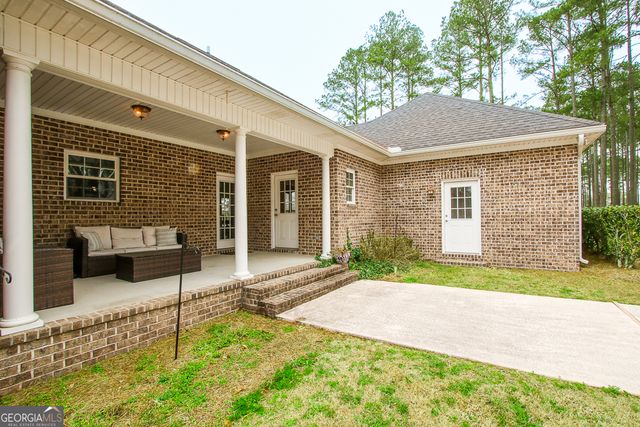 200 Lex Strickland Road, Claxton, GA 30417