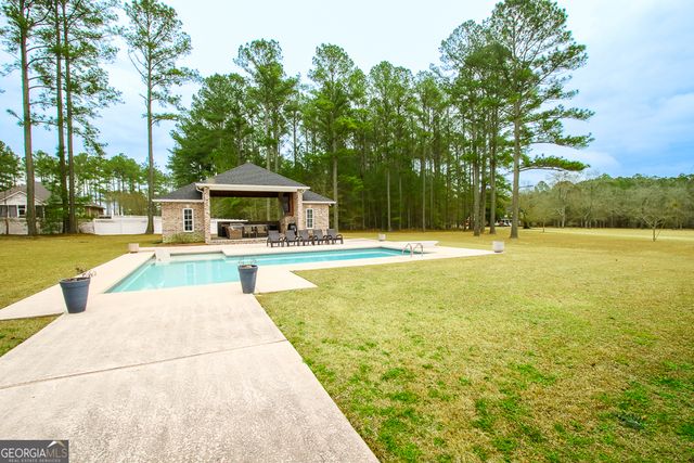 200 Lex Strickland Road, Claxton, GA 30417