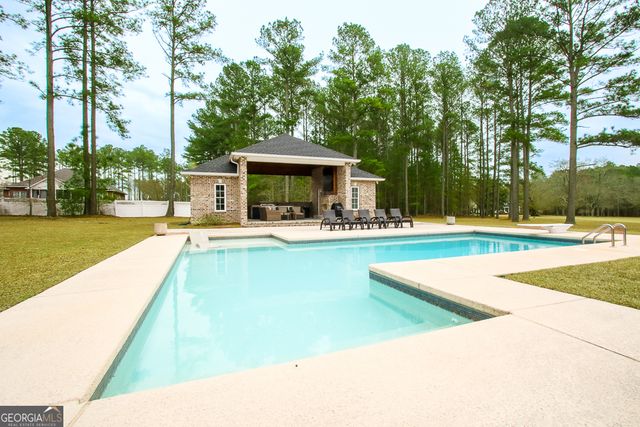 200 Lex Strickland Road, Claxton, GA 30417