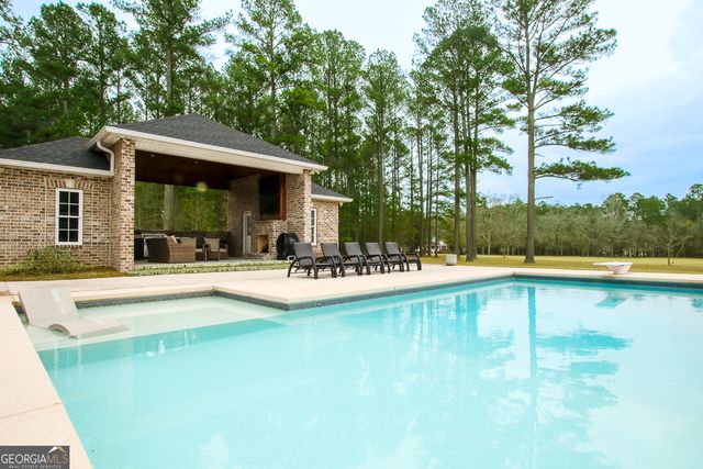 200 Lex Strickland Road, Claxton, GA 30417