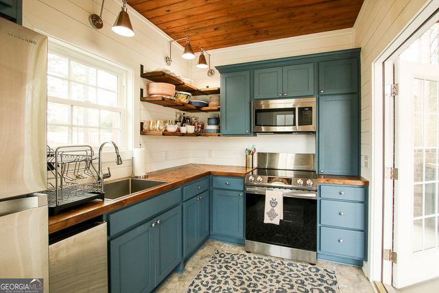 200 Lex Strickland Road, Claxton, GA 30417