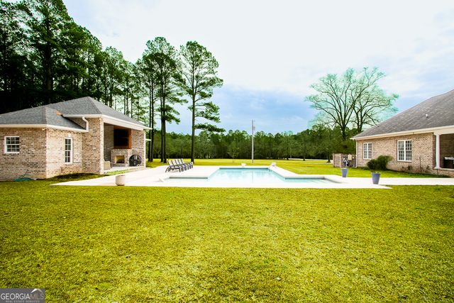 200 Lex Strickland Road, Claxton, GA 30417