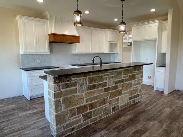 405 Austin Lane, Callisburg, TX 76240