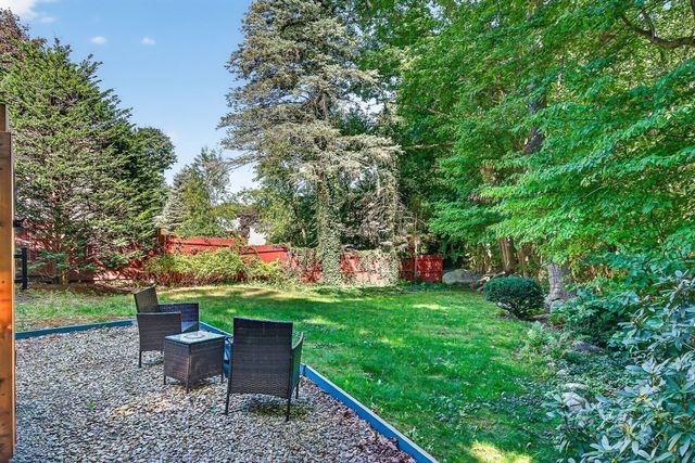 45 Lakeshore Dr, Hudson, MA 01749