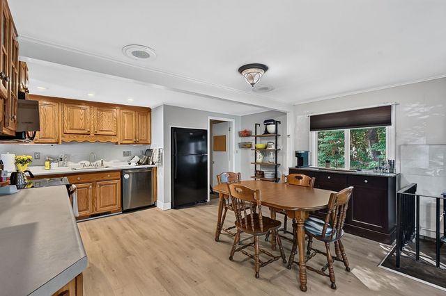 45 Lakeshore Dr, Hudson, MA 01749