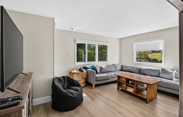 45 Lakeshore Dr, Hudson, MA 01749
