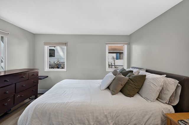 45 Lakeshore Dr, Hudson, MA 01749