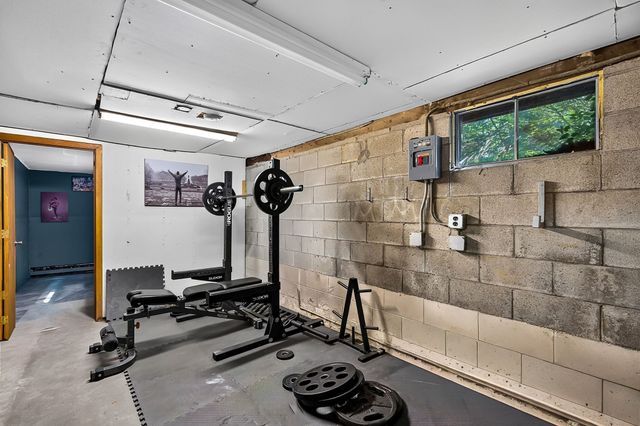 45 Lakeshore Dr, Hudson, MA 01749