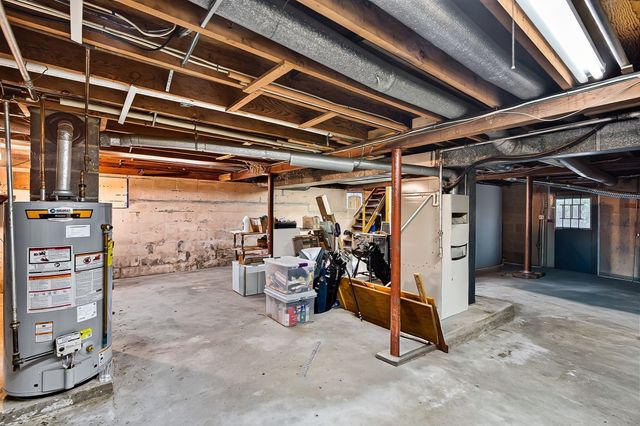 45 Lakeshore Dr, Hudson, MA 01749
