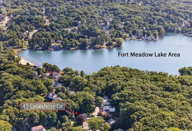 45 Lakeshore Dr, Hudson, MA 01749