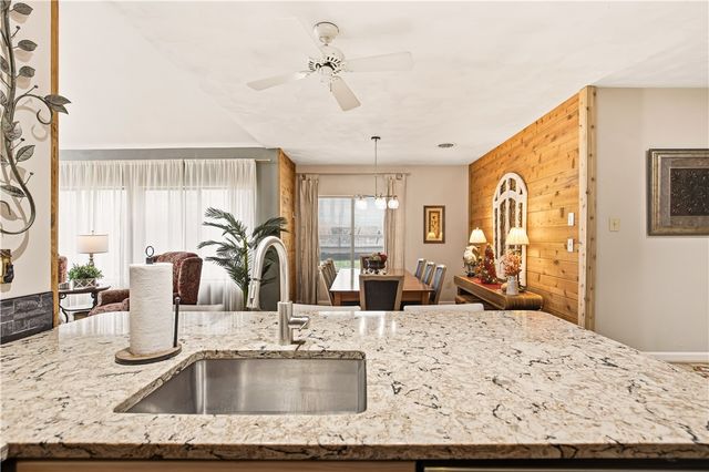 1752 Greenfield Dr, Hidden Valley, PA 15502