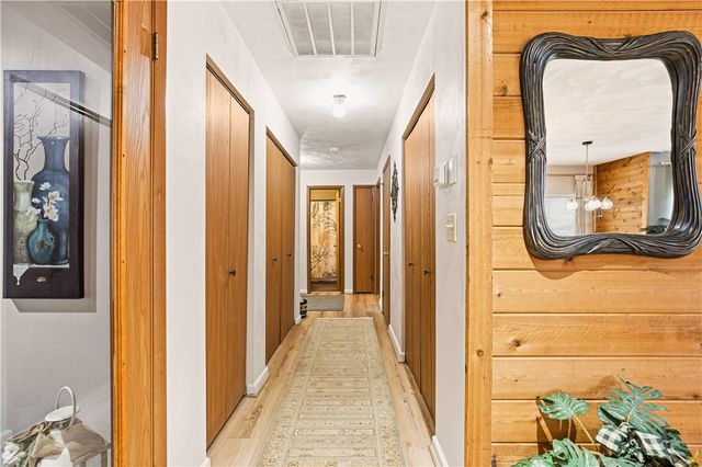 1752 Greenfield Dr, Hidden Valley, PA 15502