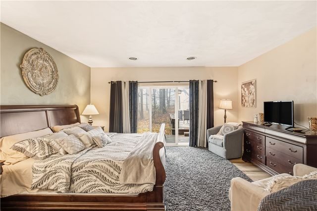 1752 Greenfield Dr, Hidden Valley, PA 15502