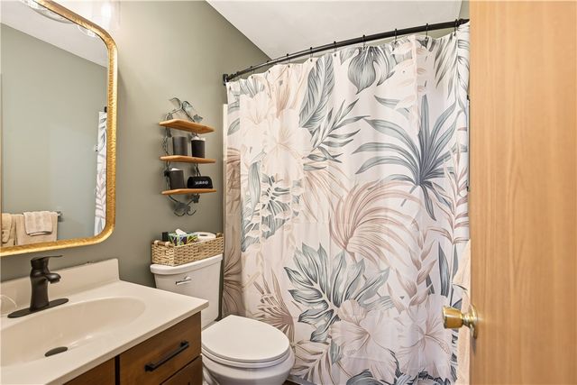 1752 Greenfield Dr, Hidden Valley, PA 15502