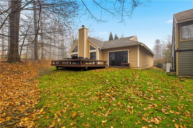 1752 Greenfield Dr, Hidden Valley, PA 15502