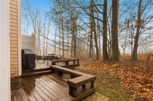 1752 Greenfield Dr, Hidden Valley, PA 15502