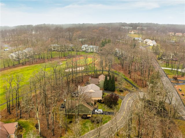 1752 Greenfield Dr, Hidden Valley, PA 15502