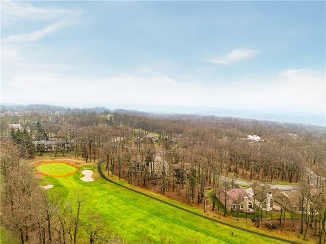 1752 Greenfield Dr, Hidden Valley, PA 15502