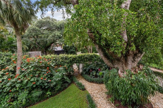 3919 Braganza Ave, Miami, FL 33133