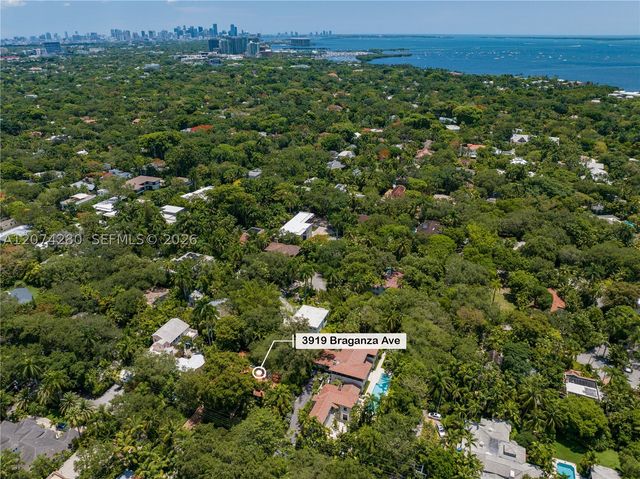 3919 Braganza Ave, Miami, FL 33133