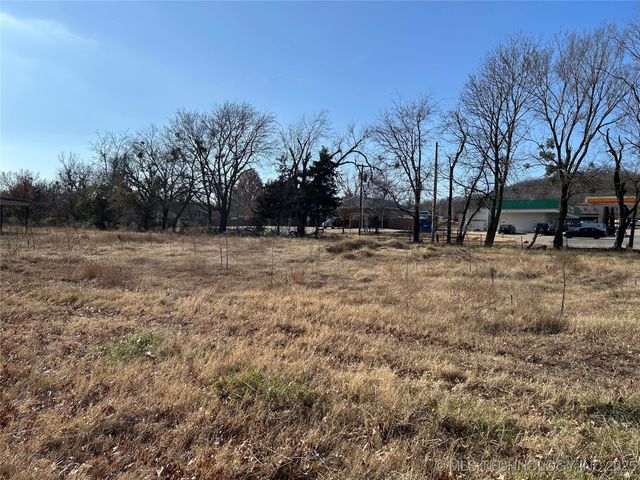 6110 W 41st Street, Tulsa, OK 74107