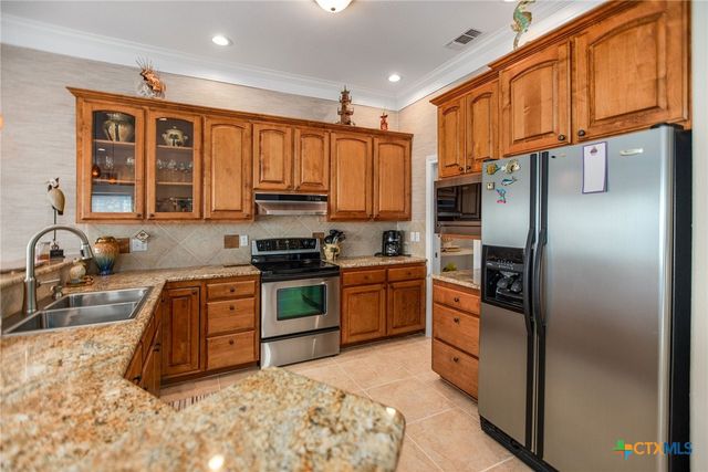 27 Las Palmas Drive, Port O'connor, TX 77982