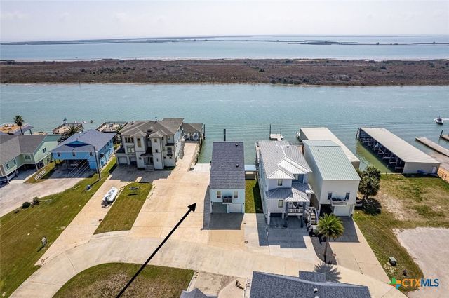 27 Las Palmas Drive, Port O'connor, TX 77982