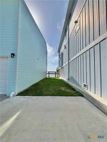 27 Las Palmas Drive, Port O'connor, TX 77982