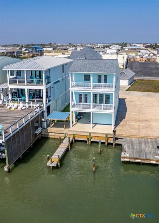 27 Las Palmas Drive, Port O'connor, TX 77982