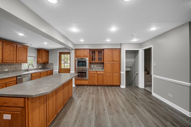 16230 76th Avenue, Tinley Park, IL 60477