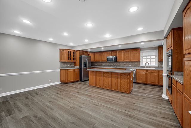 16230 76th Avenue, Tinley Park, IL 60477