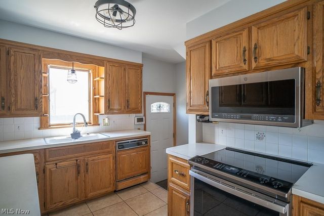 1853 Evergreen Avenue, Akron, OH 44301