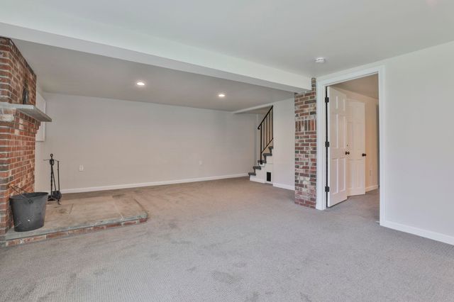 155 Robinson Road, Hudson, NH 03051