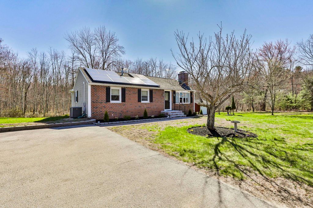 155 Robinson Road, Hudson, NH 03051